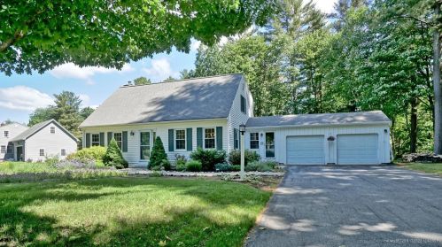 18 Country Charm Rd, Cumberland, ME 04021-4030