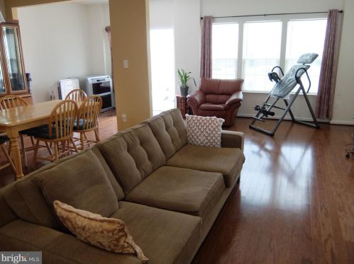 78 Sundance Dr, Trenton NJ 08619-3968 exterior