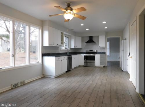 2502 Burgundy Dr, Fallston MD  21047-2112 exterior