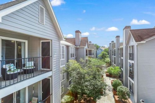 310 Granville Ct, Atlanta GA  30328-3434 exterior