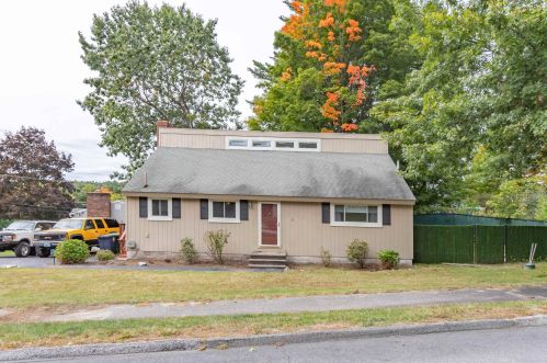 105 Saranac Dr, Nashua, NH 03062-1870