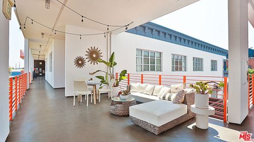 212 Marine St, Santa Monica CA  90405-6509 exterior