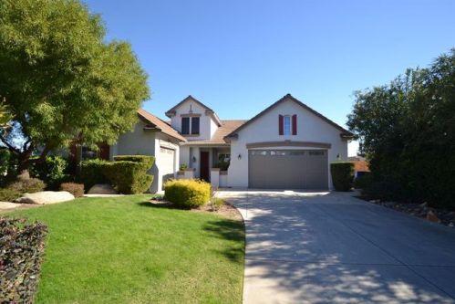 451 Hornet Ave, Clovis, CA 93611-6872