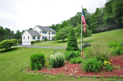 113 Wood Creek Rd, Bethlehem, CT 06751-1708