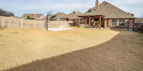 405 Sterling Dr, Fort Worth TX  76126-2461 exterior