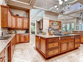 4 Chartiers Ct, Henderson NV  89052-6679 exterior