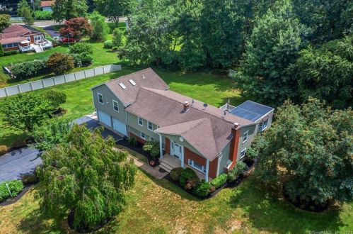 442 Woodruff Rd, Milford, CT 06461-2236
