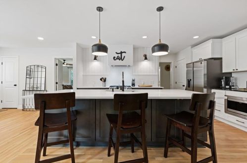 1061 Pinehurst Dr, Smyrna GA  30080-4356 exterior