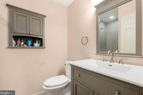 921 Warwick Rd, Tavistock NJ 08033-3928 exterior