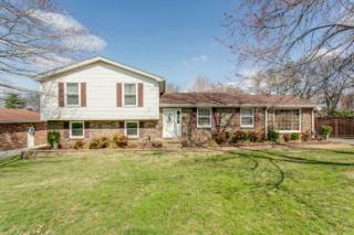 613 Dutchmans Dr, Hermitage, TN 37076-2310