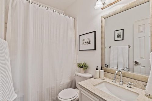 3622 Boxwood Dr, Garland TX 75040-8798 exterior