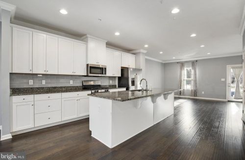 1605 Regent Manor Ct, Silver Spring MD 20904-2270 exterior