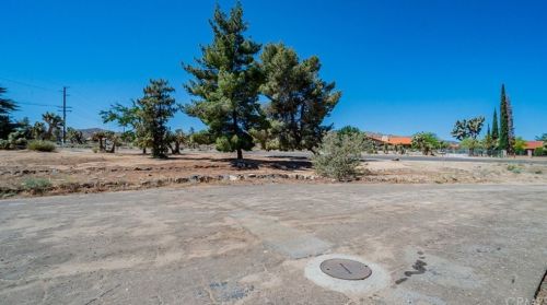 58476 Joshua Ln, Yucca Valley, CA 92284-6374