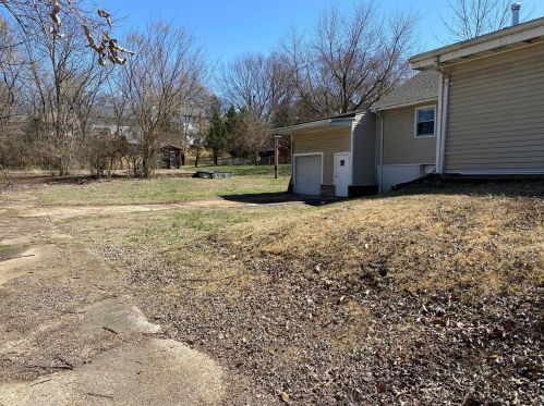 20 Cumberland Ave, Hazelwood, MO 63043-2636