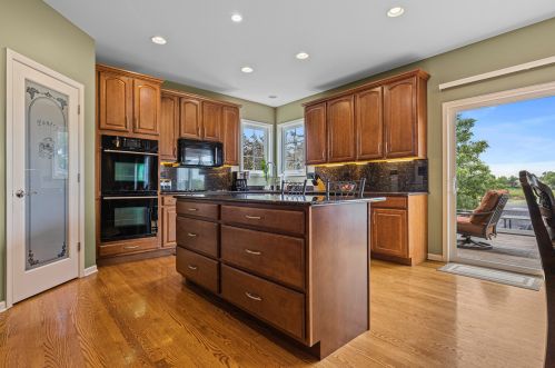 816 Mark Ln, Pingree Grove IL  60140-8278 exterior