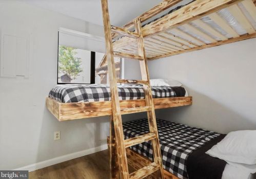 4 Pileated Woodpecker Ln, Hedgesville WV  25427-6232 exterior