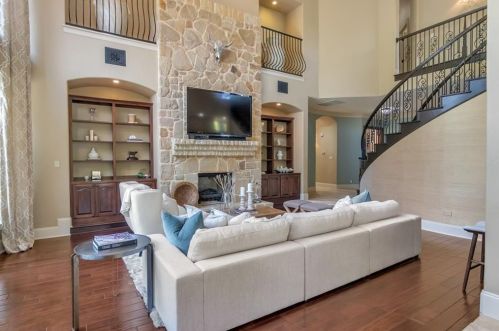 11401 Eagles Gln Dr, Austin TX  78732-2088 exterior