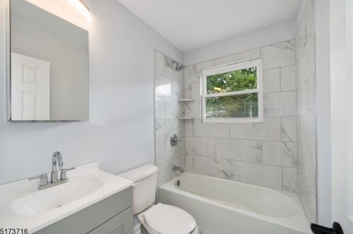 66 Lawrence Dr, Hackettstown NJ  07840-2526 exterior