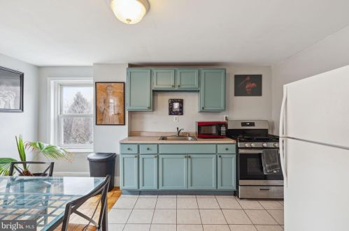 627 16th St, Philadelphia PA  19130-3415 exterior
