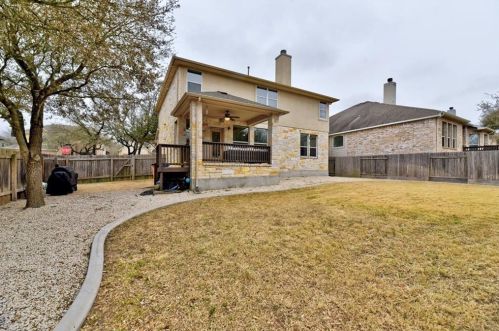 8200 Alophia Dr, Austin TX  78739-1998 exterior