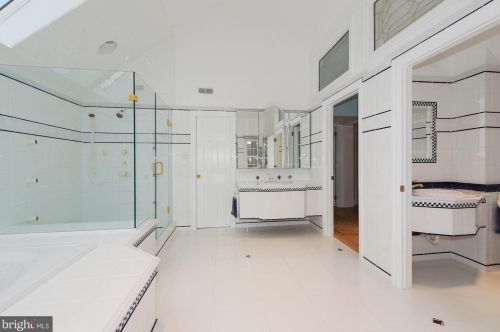 315 Maple Ave, Haddonfield NJ 08033-1438 exterior