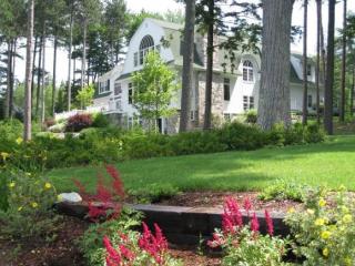 24 Tranquility Ln, Alton, NH 03809-6045