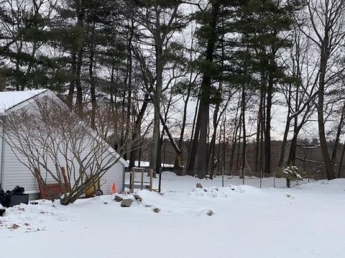 18 Old Rd, Plaistow, NH 03865-2928