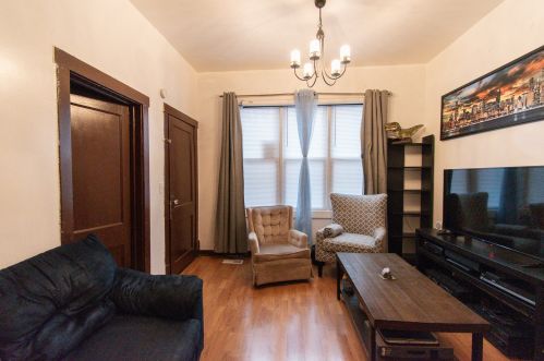 738 Trumbull Ave, Chicago, IL 60624-1457