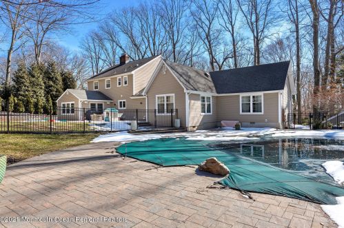 42 Townsend Dr, Middletown, NJ 07748-3130