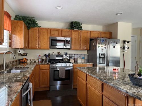 5226 Riviera Cir, Aurora CO 80015-6016 exterior