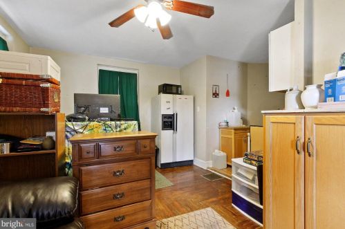 564 Broadway, Hanover PA 17331-2504 exterior