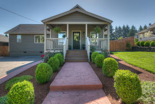 410 Church St, Silverton, OR 97381-6301