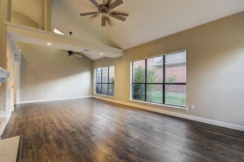 1613 San Francisco St, Carrollton TX 75007-5050 exterior