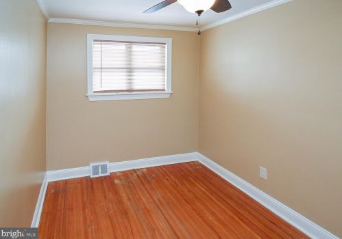 2626 Finlaw Ave, Camden NJ 08109-3116 exterior