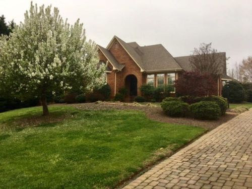 168 Janice Ct, Danville, VA 24541-3364