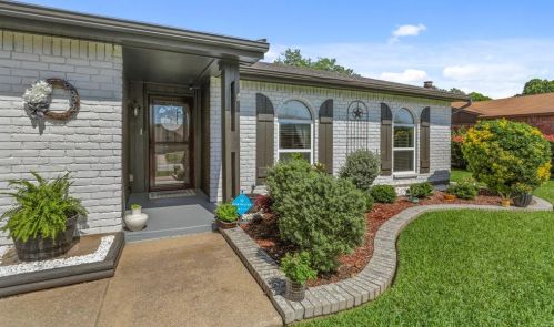 6632 Dewsbury St, Fort Worth TX  76182-4426 exterior