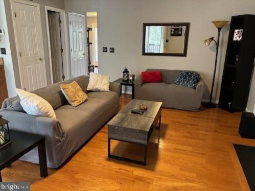 3909 Leaf Lawn Ln, Woodbridge VA  22192-4901 exterior