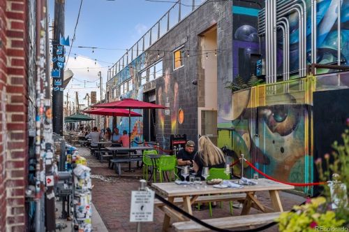 2718 Gaylord St, Denver CO  80205-4622 exterior