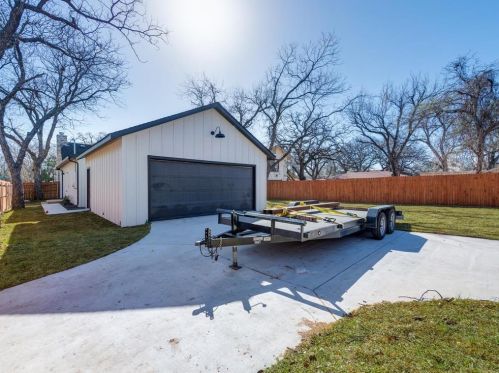 1821 Sylvania Ave, Fort Worth TX  76111-2740 exterior