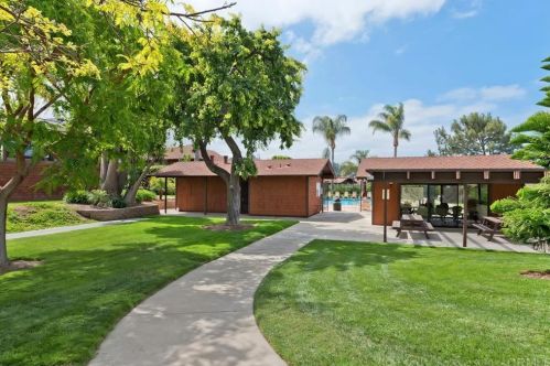 2467 Caminito Ocean Cv, Cardiff By The Sea CA  92007-2225 exterior