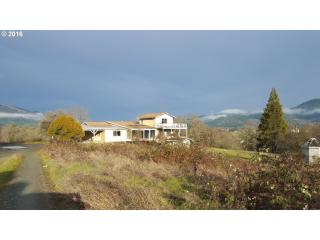 3716 Weaver Rd, Riddle, OR 97469-9701