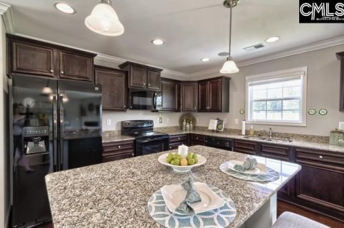 290 Edgewood Dr, Saint Matthews, SC 29135-8466