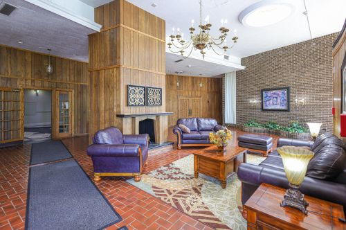 40 Tower Rd, Oak Brook, IL 60523-1155