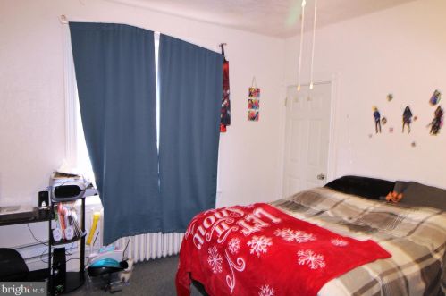 704 Chelten Ave, Philadelphia PA  19126-3712 exterior