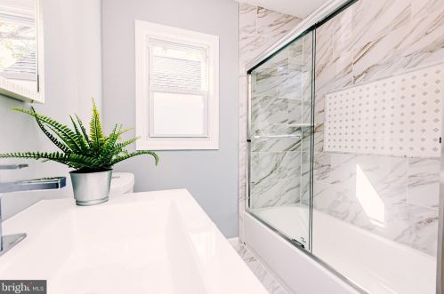 721 Pkwy Ave, Trenton NJ 08618-2729 exterior