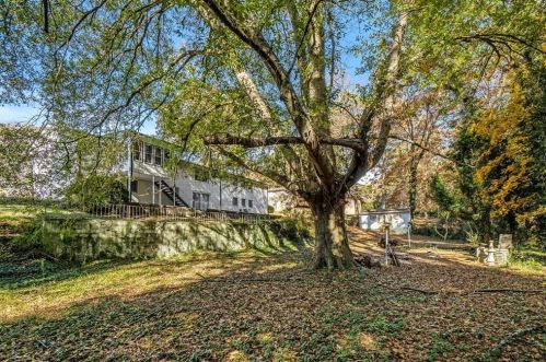 352 Harris Manor Dr, Atlanta GA  30311-2117 exterior