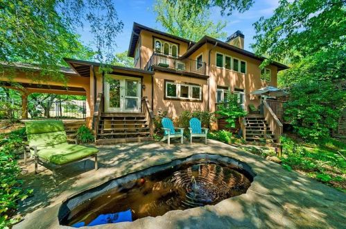 899 Cumberland Rd, Atlanta GA  30306-3213 exterior