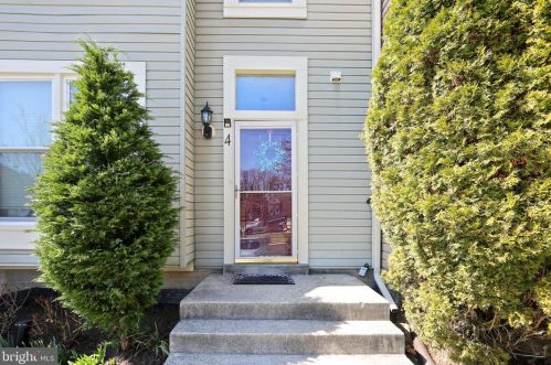 4 Scarlet Sage Ct, Burtonsville, MD 20866-1155