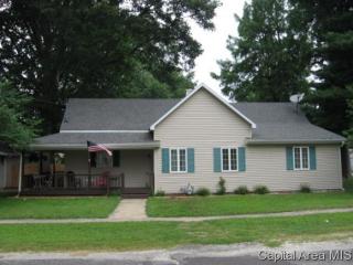 904 Jefferson St, Auburn, IL 62615-1344