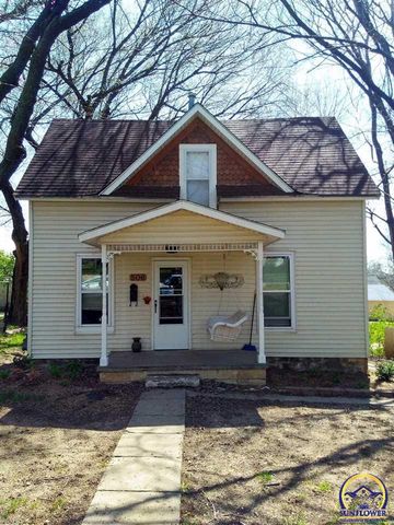 506 Maple St, Saint Marys, KS 66536-1436
